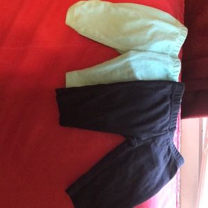 Two Paris of leggings